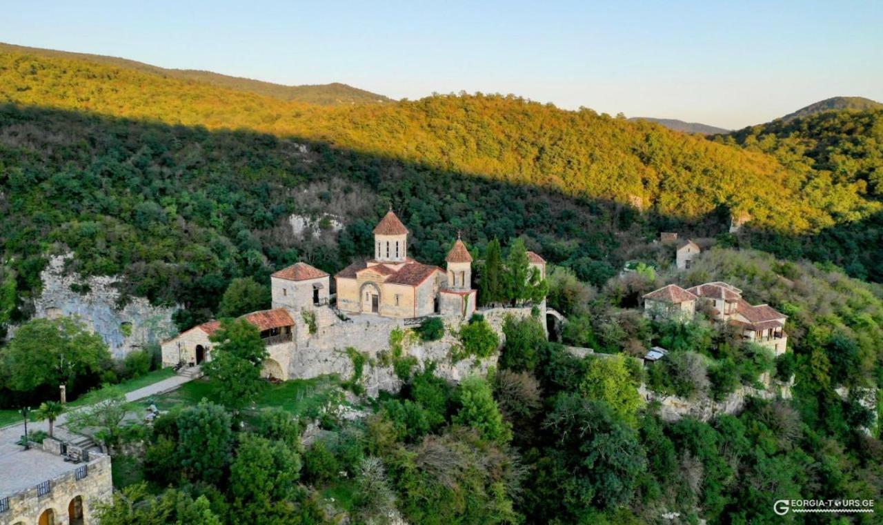Four Seasons In Kutaisi Ξενοδοχείο Εξωτερικό φωτογραφία