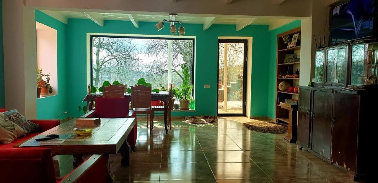 Four Seasons In Kutaisi Ξενοδοχείο Εξωτερικό φωτογραφία